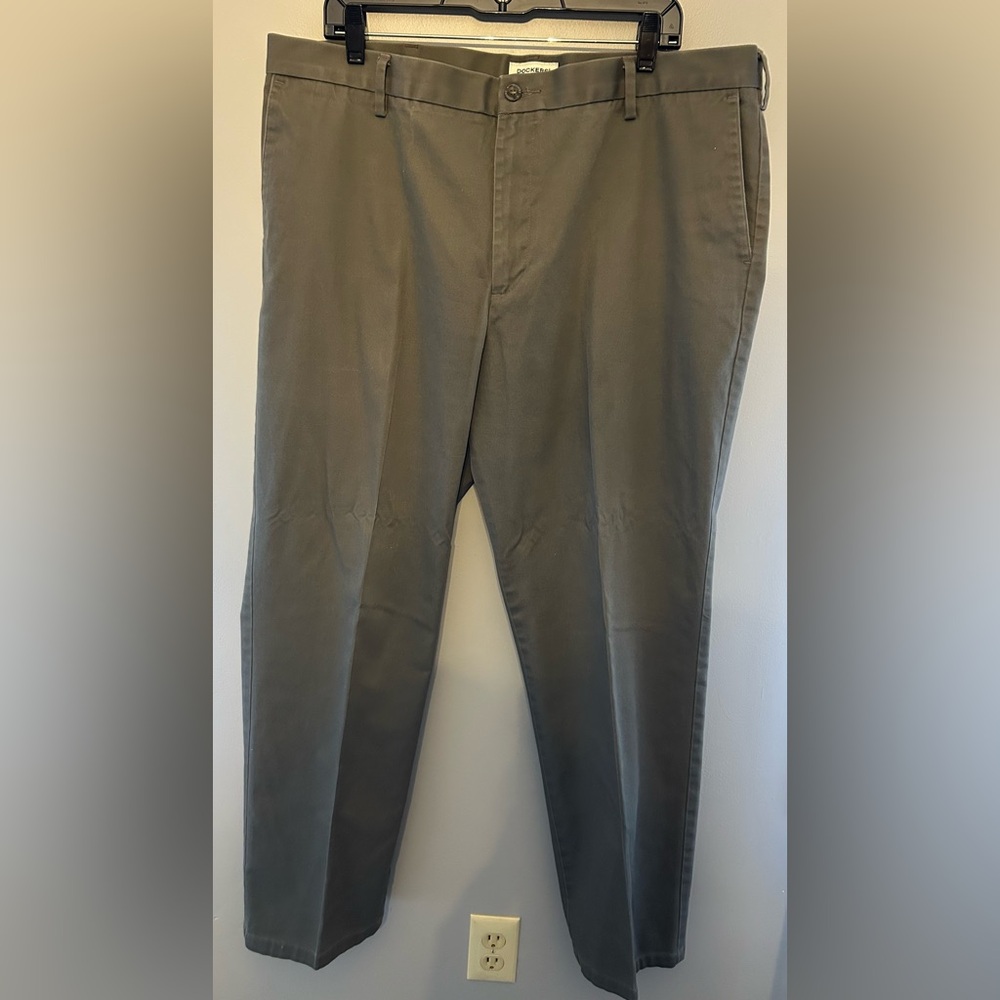 Dockers Men's Khaki Chinos